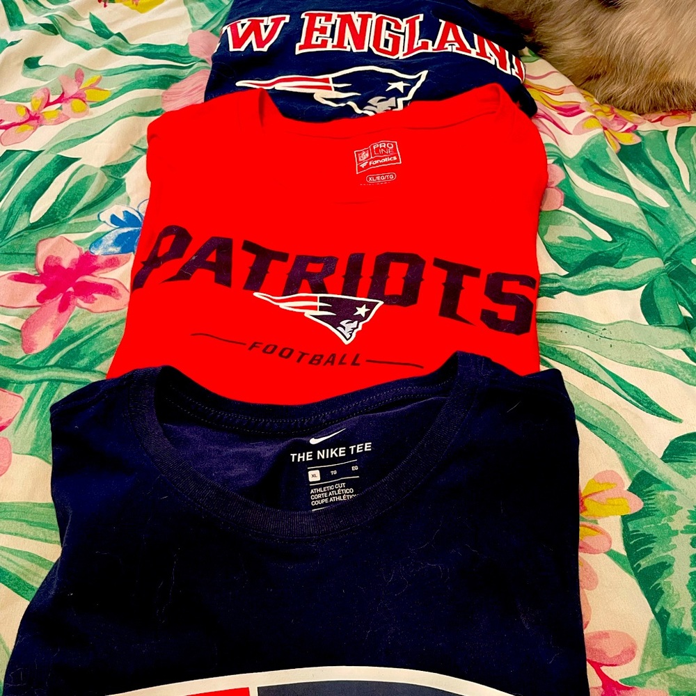 Mens XL Patriots T shirts
